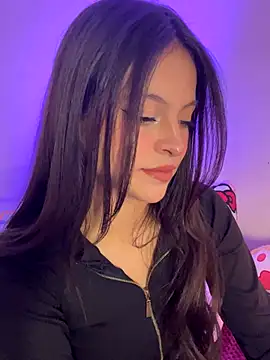 LucyEvans  online show from 26, 11, 2025