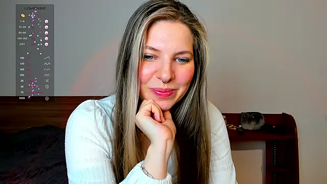 Snapshot of Annie_aww chatting on 1, 2, 2025 Annie aww online show from 1, 2, 2025