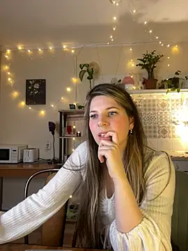 Snapshot of Annie_aww chatting on 8, 3, 2025 Annie aww online show from 8, 3, 2025