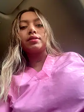 Snapshot of amanda-medrano1 chatting on 9, 10, 2025 amanda-medrano1 online show from 9, 10, 2025