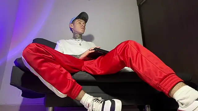 Saturno v online show from 12, 3, 2025