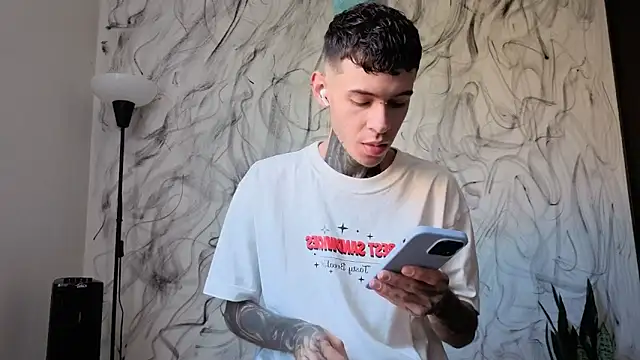 Snapshot of Saturno_v chatting on 5, 2, 2026 Saturno v online show from 5, 2, 2026