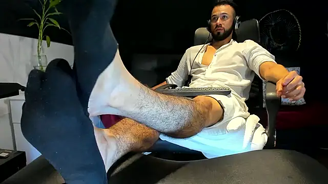 Snapshot of alessandro_wye chatting on 26, 10, 2025 alessandro wye online show from 26, 10, 2025