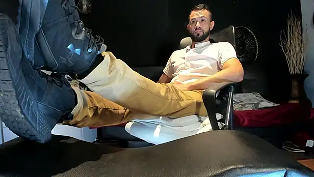 Snapshot of alessandro_wye chatting on 31, 10, 2025 alessandro wye online show from 31, 10, 2025