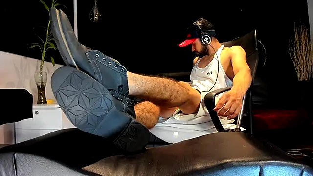 Snapshot of alessandro_wye chatting on 5, 11, 2025 alessandro wye online show from 5, 11, 2025