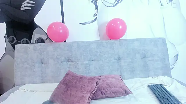 Siena morales online show from 14, 2, 2025