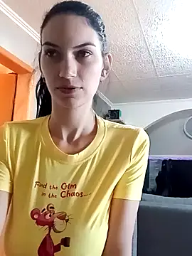 Snapshot of MeanGirl93 chatting on 18, 9, 2025 MeanGirl93 online show from 18, 9, 2025