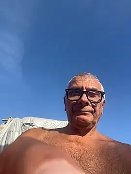 Snapshot of 4n4l1zz4m1 chatting on 29, 10, 2025 4n4l1zz4m1 online show from 29, 10, 2025