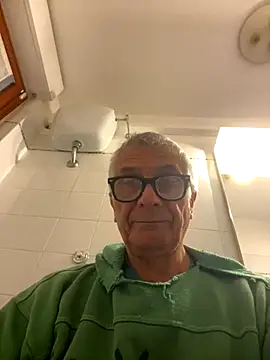 Snapshot of 4n4l1zz4m1 chatting on 1, 12, 2025 4n4l1zz4m1 online show from 1, 12, 2025