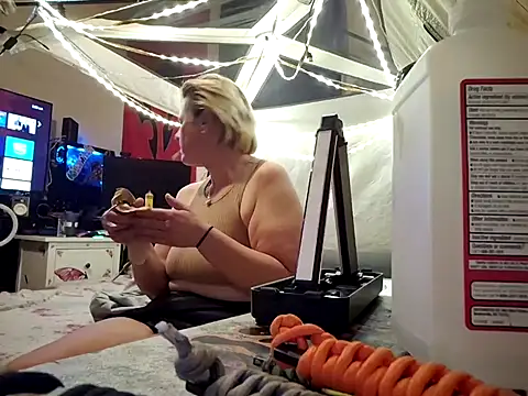 lit702 online show from 16, 10, 2025