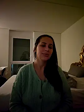 Snapshot of Liilii22 chatting on 1, 2, 2025 Liilii22 online show from 1, 2, 2025