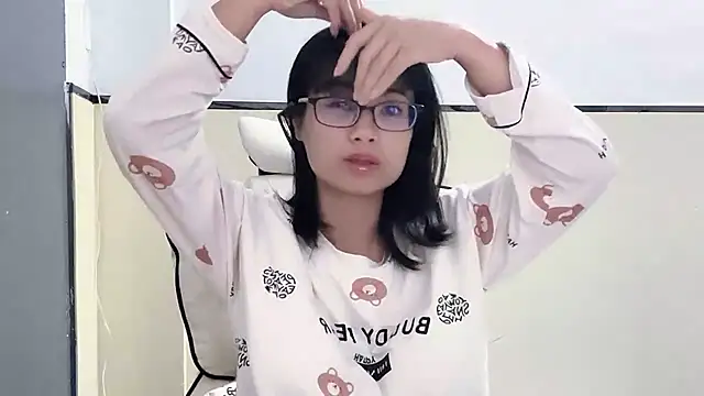 Snapshot of Honey-cici chatting on 6, 12, 2024 Honey-cici online show from 6, 12, 2024