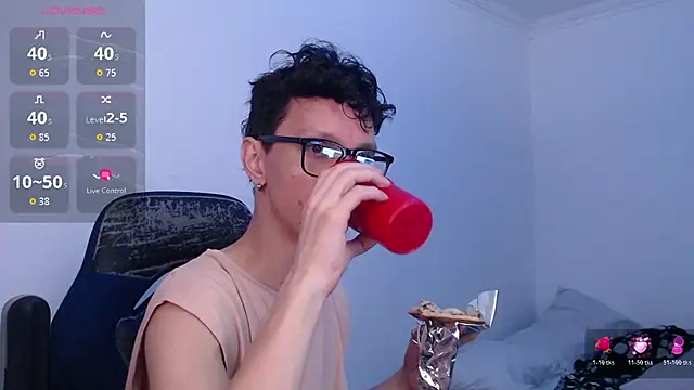 Snapshot of bryamado69 chatting on 8, 7, 2026 bryamado69 online show from 8, 7, 2026
