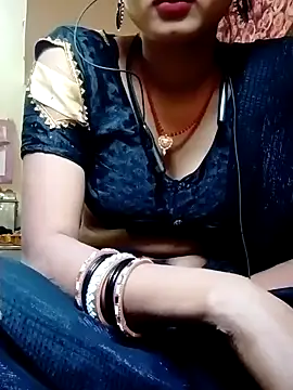 Snapshot of annaya_sweet chatting on 1, 2, 2025 annaya sweet online show from 1, 2, 2025