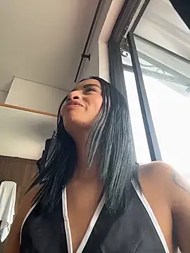 Laura fernandezII online show from 3, 6, 2026