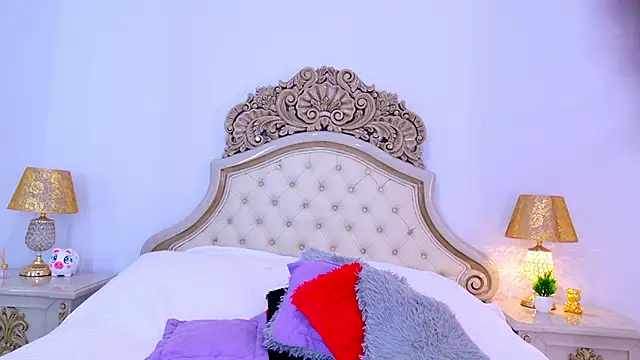 SarahBrunet online show from 6, 3, 2025