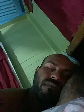 Snapshot of islandvybee55 chatting on 11, 9, 2025 islandvybee55 online show from 11, 9, 2025