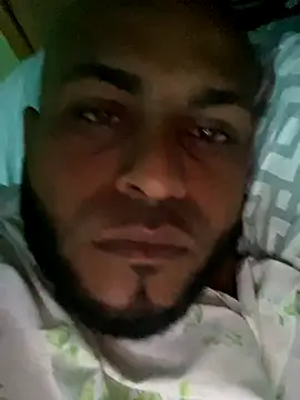 Snapshot of islandvybee55 chatting on 28, 9, 2025 islandvybee55 online show from 28, 9, 2025