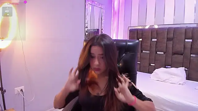 CookiesAndBoots online show from 8, 1, 2025