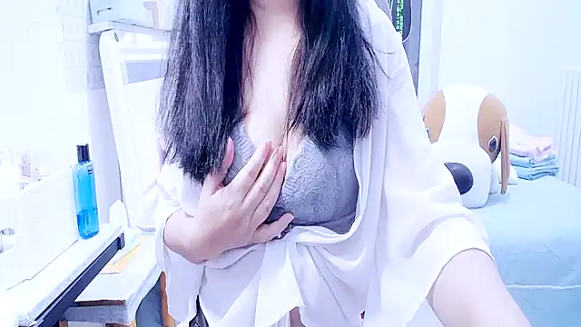 Snapshot of CN-Lily chatting on 10, 12, 2024 CN-Lily online show from 10, 12, 2024