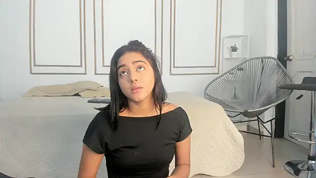 Snapshot of natalia_aguirre1 chatting on 5, 10, 2025 natalia aguirre1 online show from 5, 10, 2025