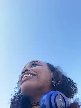 Snapshot of loveluna8 chatting on 25, 2, 2025 loveluna8 online show from 25, 2, 2025