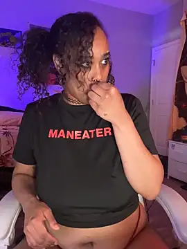 Snapshot of loveluna8 chatting on 4, 3, 2025 loveluna8 online show from 4, 3, 2025