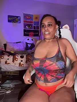 Snapshot of loveluna8 chatting on 4, 3, 2025 loveluna8 online show from 4, 3, 2025