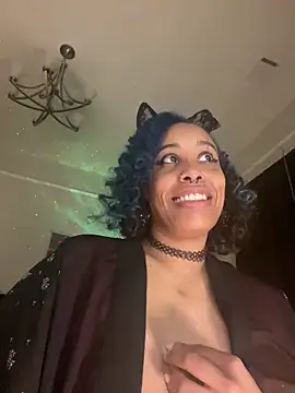 Snapshot of loveluna8 chatting on 14, 10, 2025 loveluna8 online show from 14, 10, 2025