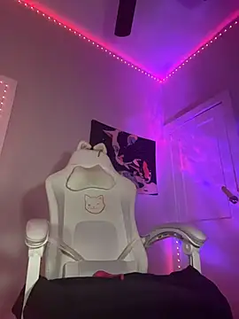 Snapshot of loveluna8 chatting on 25, 10, 2025 loveluna8 online show from 25, 10, 2025