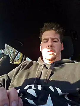 Snapshot of Titanhoott chatting on 27, 12, 2024 Titanhoott online show from 27, 12, 2024