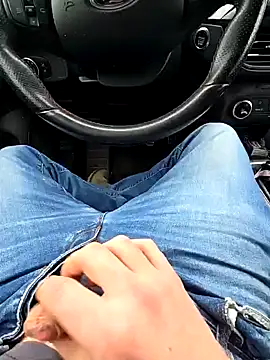 Snapshot of Titanhoott chatting on 8, 1, 2025 Titanhoott online show from 8, 1, 2025