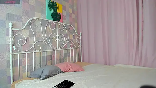 Lesi Moonie01 online show from 12, 3, 2025