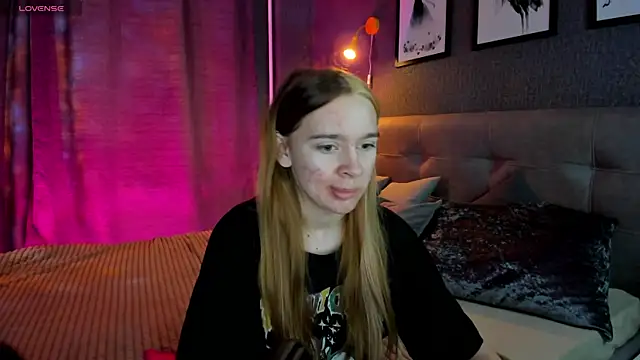 Lesi Moonie01 online show from 21, 9, 2025