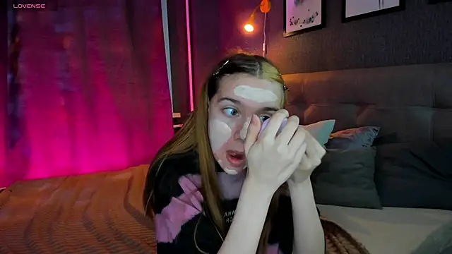 Lesi Moonie01 online show from 28, 9, 2025