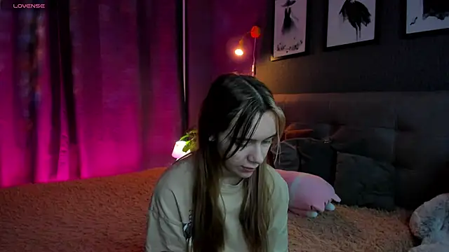 Lesi Moonie01 online show from 13, 11, 2025