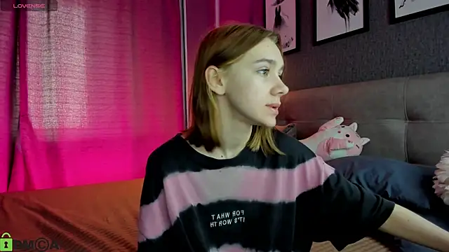 Snapshot of Lesi_Moonie01 chatting on 27, 6, 2026 Lesi Moonie01 online show from 27, 6, 2026
