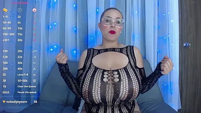 Snapshot of AdelyGinn chatting on 25, 1, 2025 AdelyGinn online show from 25, 1, 2025