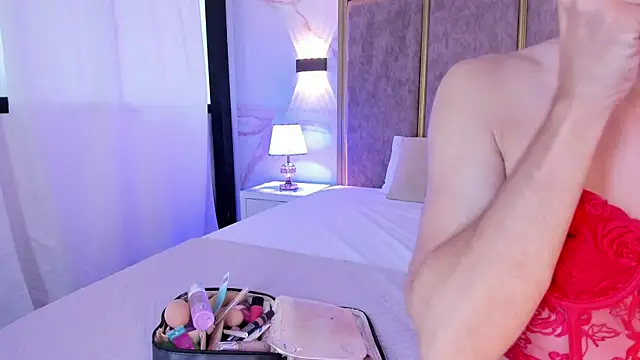 Snapshot of MaxiRogers chatting on 14, 12, 2025 MaxiRogers online show from 14, 12, 2025