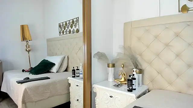  chloe adams online show from 26, 2, 2025