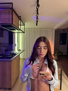 carolynnetrujillo online show from 24, 7, 2026