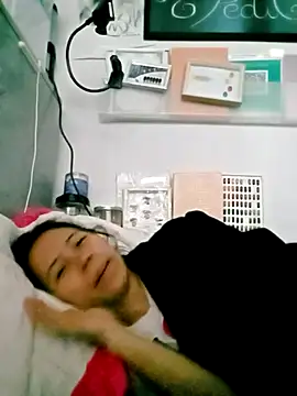 Snapshot of doggiepossession chatting on 9, 3, 2025 doggiepossession online show from 9, 3, 2025