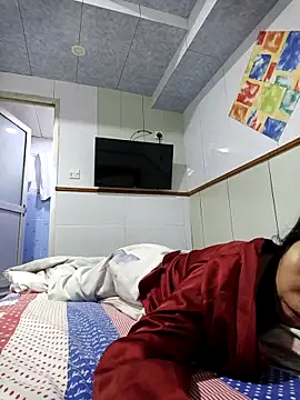 Snapshot of doggiepossession chatting on 20, 12, 2025 doggiepossession online show from 20, 12, 2025