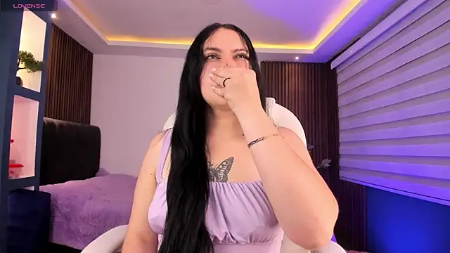 Snapshot of Lucy_Smith2 chatting on 5, 12, 2024 Lucy Smith2 online show from 5, 12, 2024