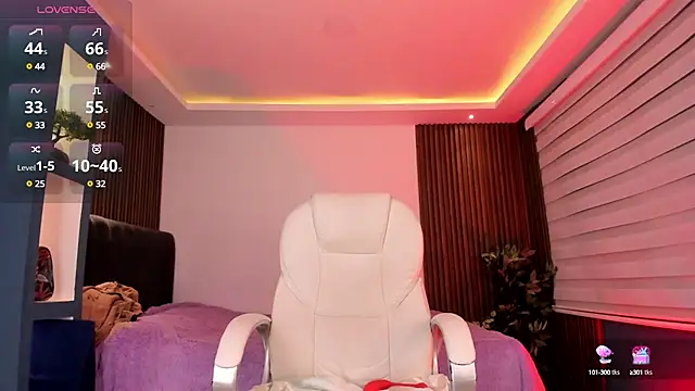 Snapshot of Lucy_Smith2 chatting on 30, 12, 2024 Lucy Smith2 online show from 30, 12, 2024