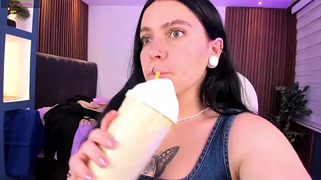 Snapshot of Lucy_Smith2 chatting on 25, 1, 2025 Lucy Smith2 online show from 25, 1, 2025