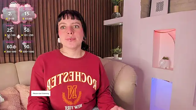 Snapshot of Lucy_Smith2 chatting on 15, 9, 2025 Lucy Smith2 online show from 15, 9, 2025