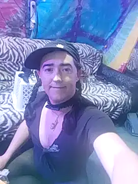 Snapshot of Boo-boo_kittyfux chatting on 14, 1, 2025 Boo-boo kittyfux online show from 14, 1, 2025