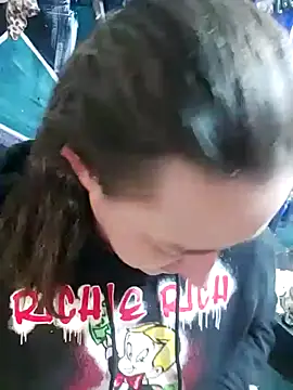 Snapshot of Boo-boo_kittyfux chatting on 27, 10, 2025 Boo-boo kittyfux online show from 27, 10, 2025