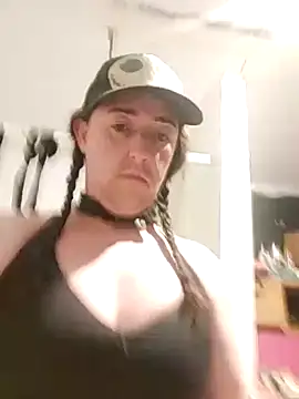 Snapshot of Boo-boo_kittyfux chatting on 28, 10, 2025 Boo-boo kittyfux online show from 28, 10, 2025